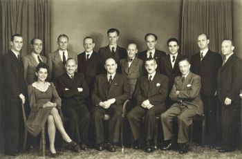 IMAG-Gründer Josef Mächler anno 1946 mit seinen Mitarbeitern